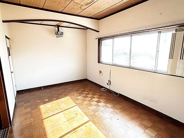 【洋室3】約7.5帖。