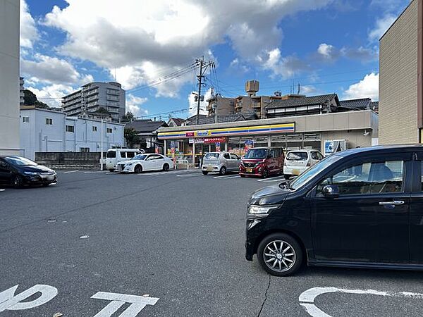 ミニストップ八幡大蔵店 徒歩9分。 650m
