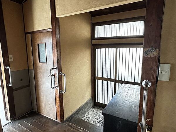 【玄関】