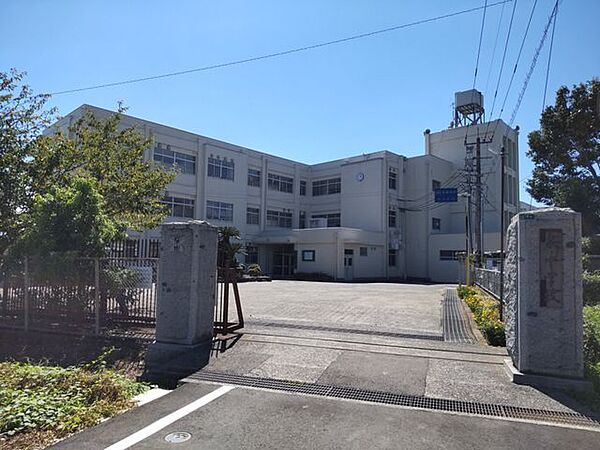 行橋市立泉中学校 徒歩22分。 1690m