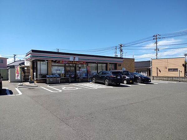 セブンイレブン行橋西泉4丁目店 徒歩9分。 720m