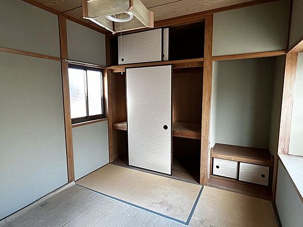 【和室】約4.5帖。戸建て