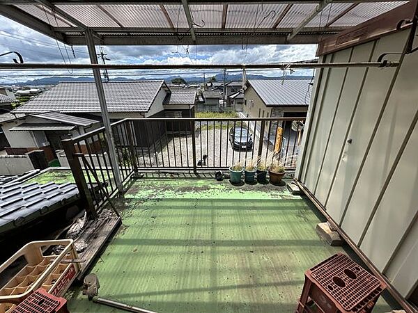 【バルコニー】南向きで日当たり良好です。