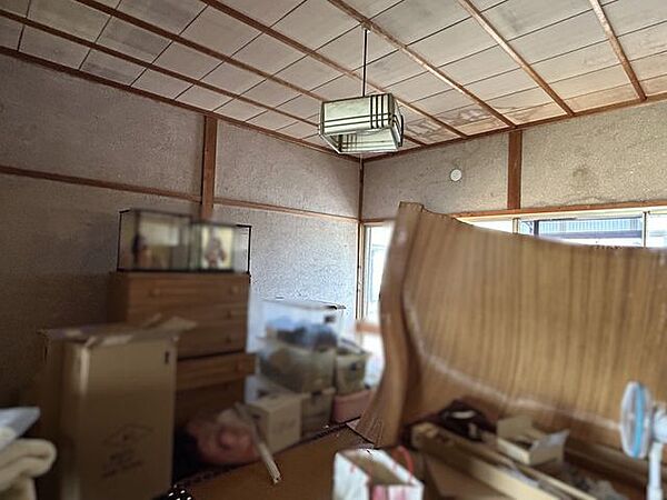 【和室3　約6帖】客間や寝室はもちろん、多目的に活用いただける便利な空間です。