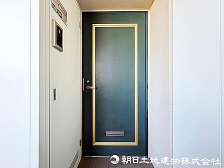 お家に出会う人々を出迎える玄関だからこそ、広々清潔感あふれる空間にしたいもの。