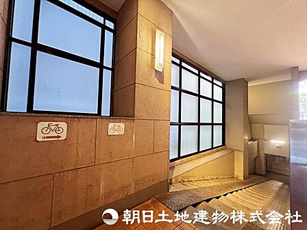 スタイリッシュなデザインが印象的な、上質な館銘板。