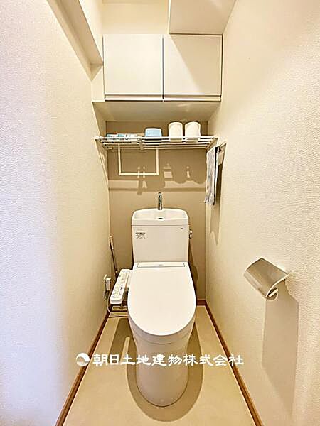トイレは暖房便座付。いつも使うトイレだからこそ、こだわりたいポイントですね。