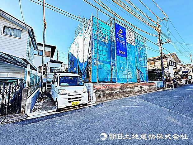 清潔感溢れるスタイリッシュなデザインの洗面化粧台