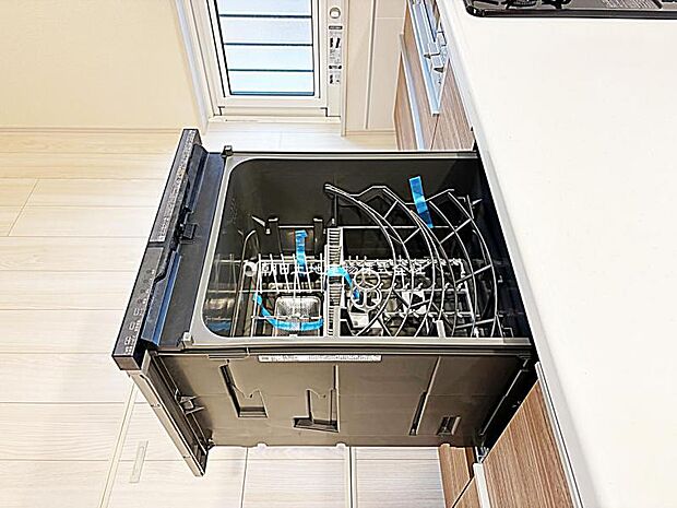 ママに嬉しい食洗機付き。食後の後片付けは食洗機に任せて家族との時間をゆっくり過ごせますね