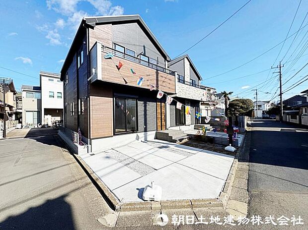 シックで落ち着いた飽きの来ない外観は、住む方のプライドを満たすクオリティ。