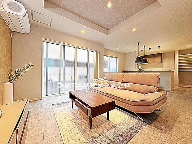 毎日過ごす空間が明るく開放感たっぷり。陽当たり良好で、快適にお過ごしいただけます。(家具等はCGです)