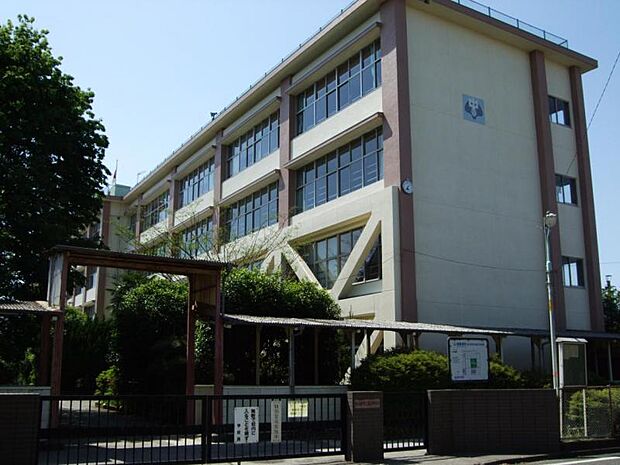 東大和市立第三中学校まで 徒歩9分 691m!安全で安心な通学環境。落ち着いた周辺で子育ても快適です。