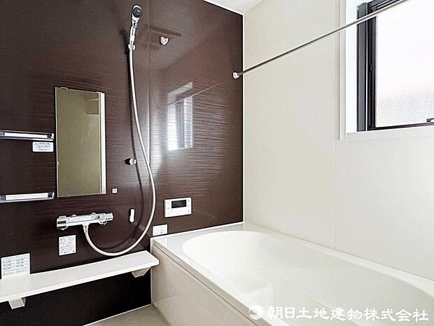 1坪以上の広い浴室なら、お子様と並んで体を洗ってもゆとりがあります。