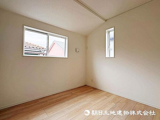 どこにいても明るさを感じられる、2面採光で風通しも良く心地良い暮らしができる住まい。