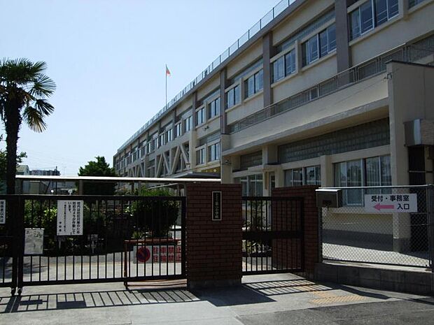 東大和市立第二小学校 592m