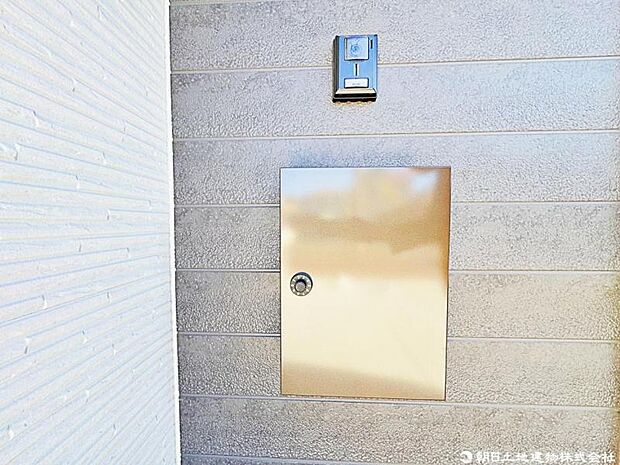 スタイリッシュな郵便ポスト