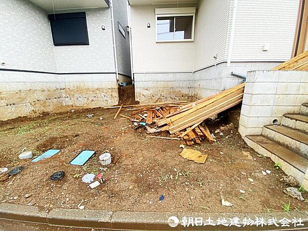 目の前が駐車場だと雨の日も便利ですよね