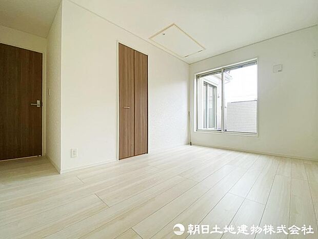 【洋室】通風・採光を考慮した快適な住まいですね