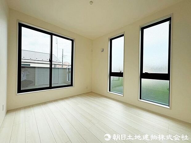 【洋室】通風・採光を考慮した快適な住まいですね