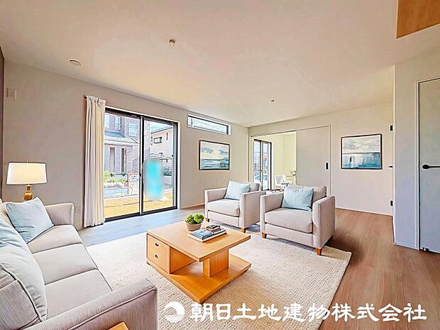 18帖のLDKは、広さを感じながらも、温かみのある居心地の良い空間に仕上がっています。