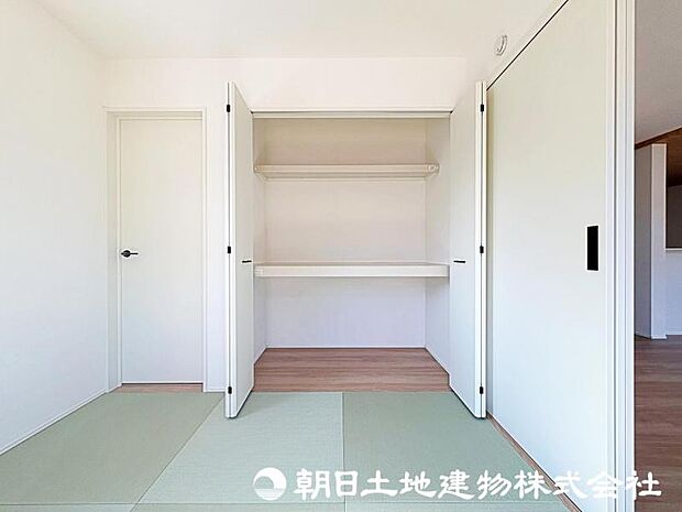 豊富な収納スペースです。たくさんの荷物もスッキリ収納できますね