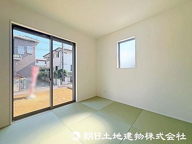 リビング横の和室は、思い切りお子様が遊べるキッズスペースにぴったり