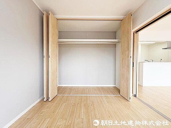 部屋ごとに設けた収納は住みやすさへのこだわり