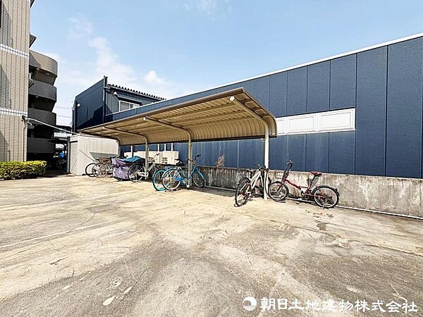 屋根付き自転車置場