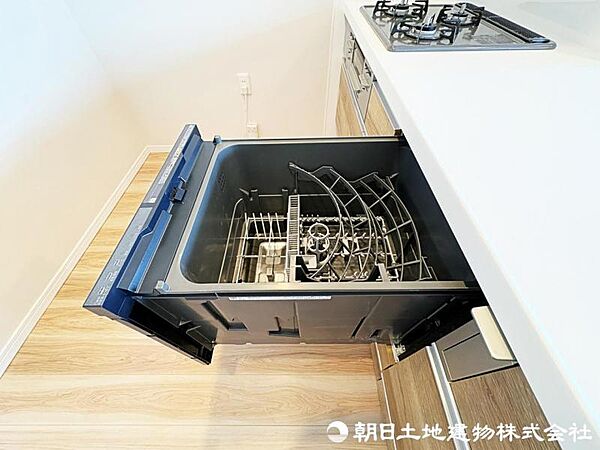 ママに嬉しい食洗機付き。食後の後片付けは食洗機に任せて家族との時間をゆっくり過ごせます。