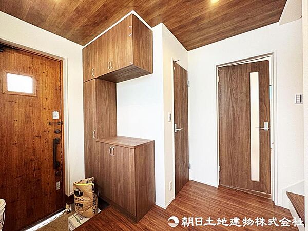 お家に出会う人々を出迎える玄関だからこそ、広々清潔感あふれる空間にしたいもの。