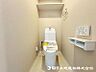 トイレ：【トイレ】洗浄機能付きトイレは、便座の温かさと清潔感で、快適さを大幅に向上させてくれます