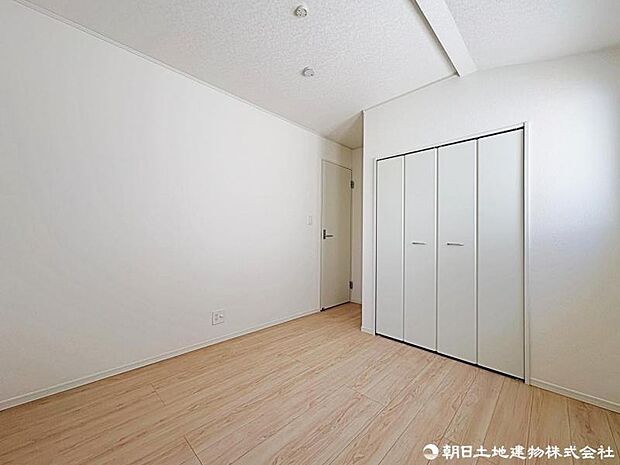 お掃除のしやすいフローリングが嬉しい