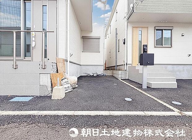 【駐車場】雨の日でもラクラク移動、食料品や日用品のまとめ買いやベビーカーの出し入れもスムーズに。