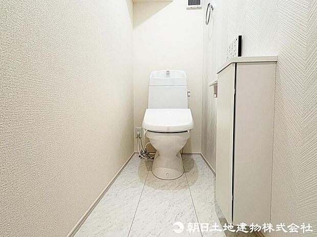 【トイレ】洗浄機能付きトイレは、便座の温かさと清潔感で、快適さを大幅に向上させてくれます
