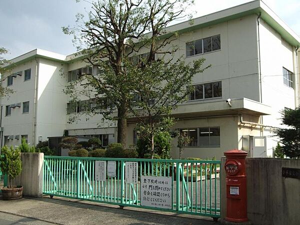 小平市立第三中学校　1225ｍ