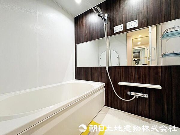 【バスルーム】一日の疲れを癒す浴室、より快適なバスタイムをお楽しみいただけます