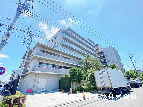 洗練されたフォルムが美しいモダンテイストな外観です