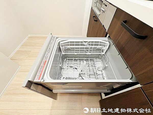 ママに嬉しい食洗機付き。食後の後片付けは食洗機に任せて家族との時間をゆっくり過ごせます。