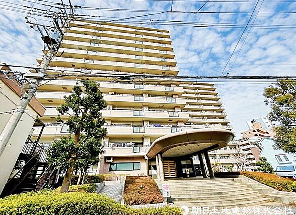【外観】存在感あるフォルム。駅近SRC14階建てのマンションです。