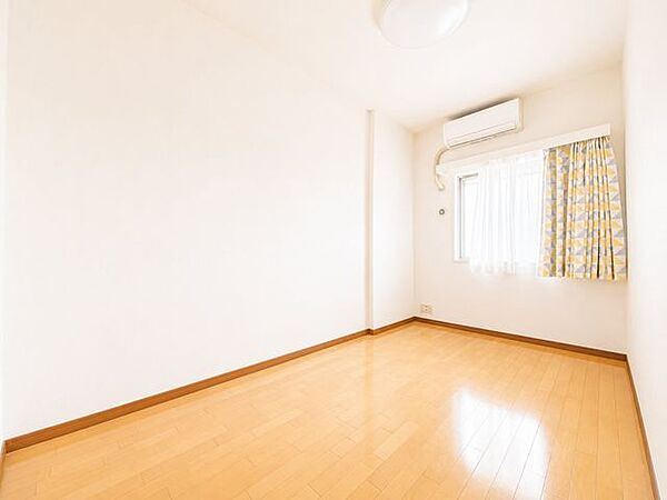 洋室　お子様の個室や趣味の部屋として活躍します。