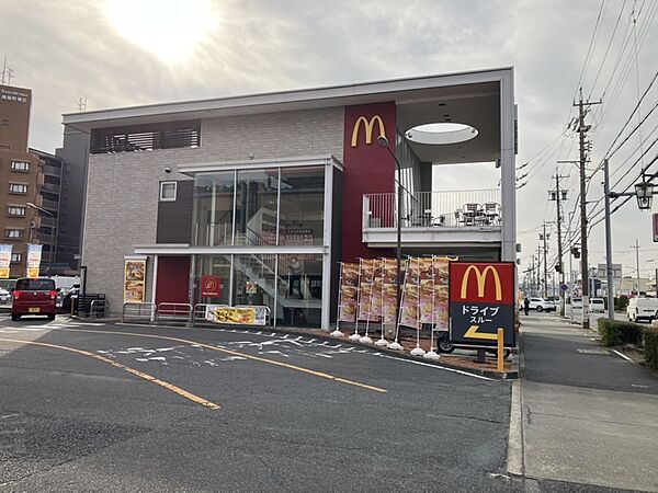[飲食店]　マクドナルド港知多店まで442m