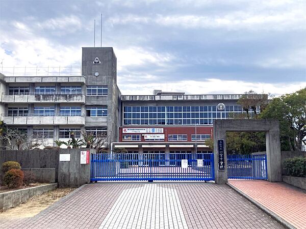 高知市立一宮中学校（1385m）