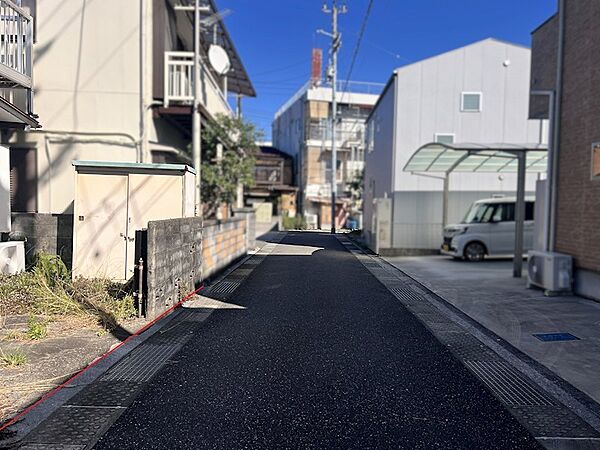 前面道路　南側　公道　幅員3.95m　間口6.39m