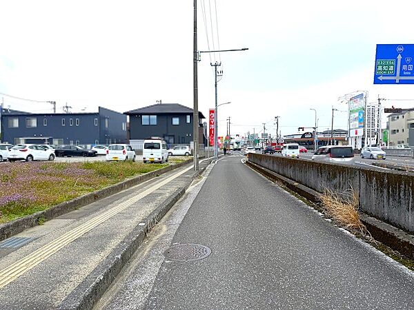 周辺環境（分譲地 南側道路）
