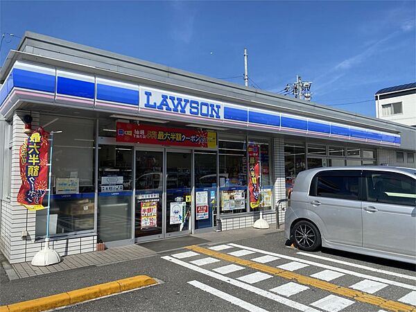 ローソン 高知六泉寺町店（751m）
