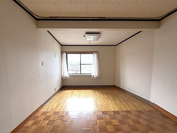 2階洋室約9帖