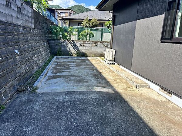 【リフォーム中】駐車場別アングルです。