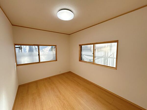 【リフォーム中】1階西側6畳和室です。洋室へリフォームを行います。