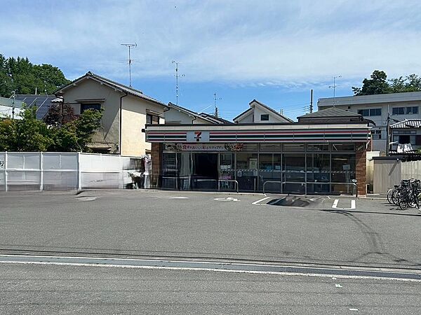 セブンイレブン成田店：徒歩13分