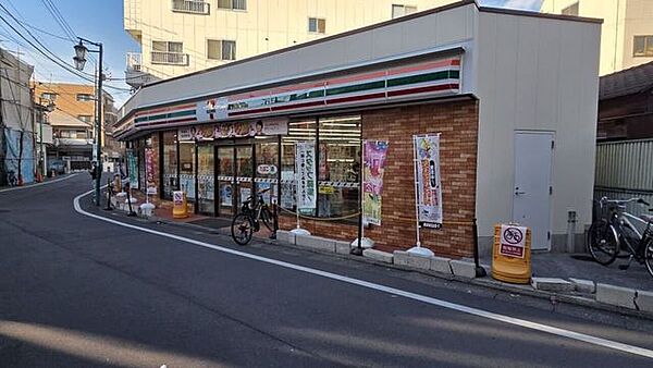 セブンイレブン　武蔵関駅北口店 780m